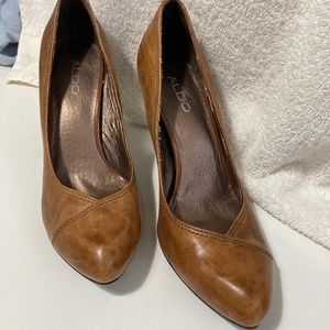Tan leather heel pumps